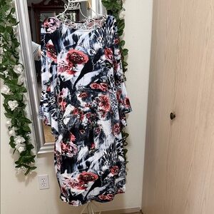Olivia Matthews SZ XL Black & Pink Floral Bell Sleeve Dress Stretchy